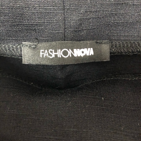 Body-con off-the-shoulder dress - Picture 3 of 5